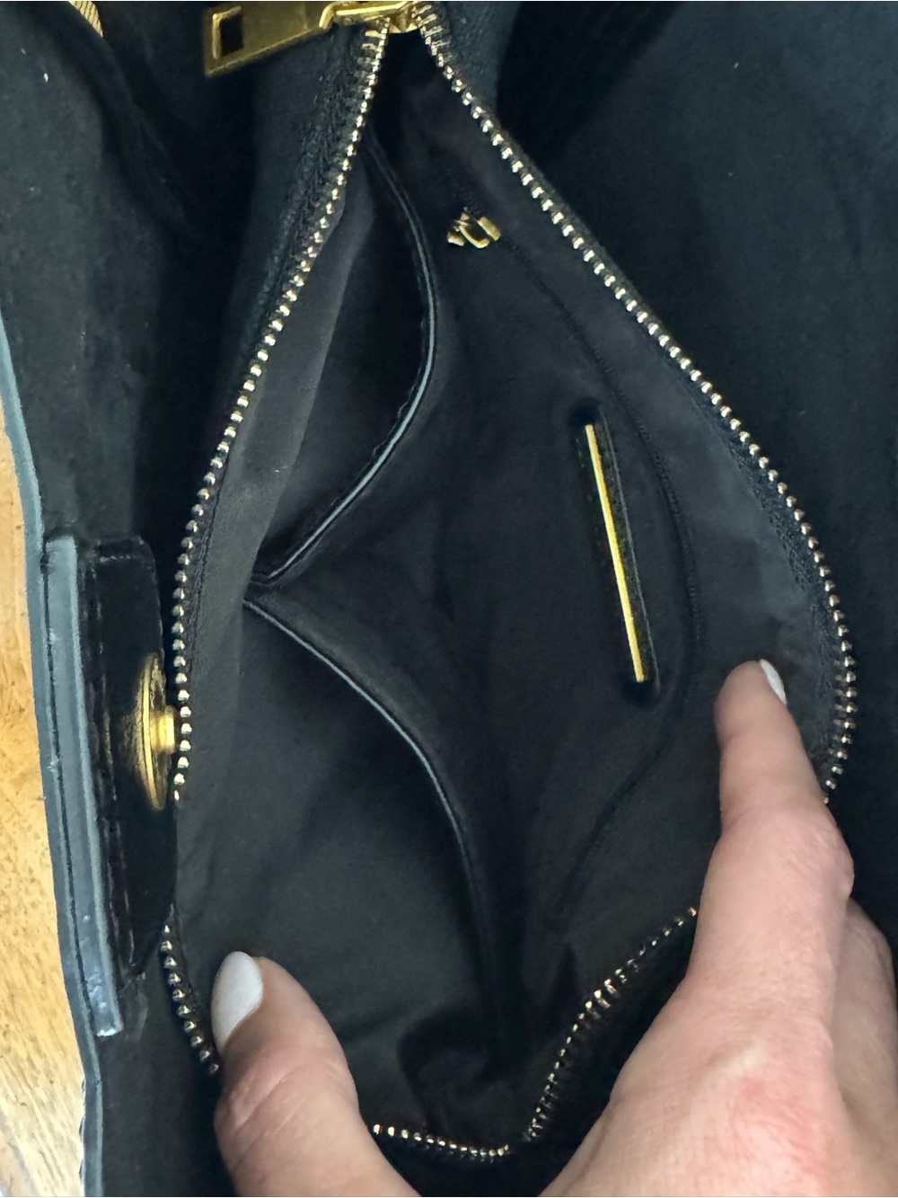 Antik Kraft Black Leather Bucket Bag with interior storage organizer - Picture 10 of 13